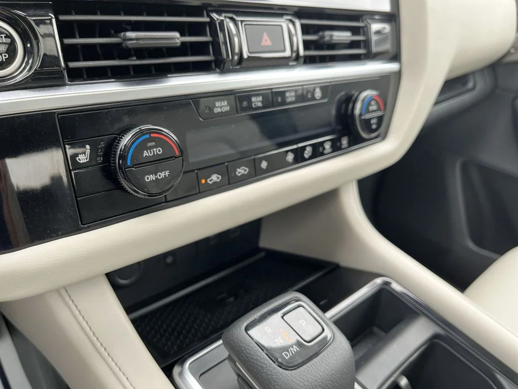 Used 2023 Black Nissan SL image 19