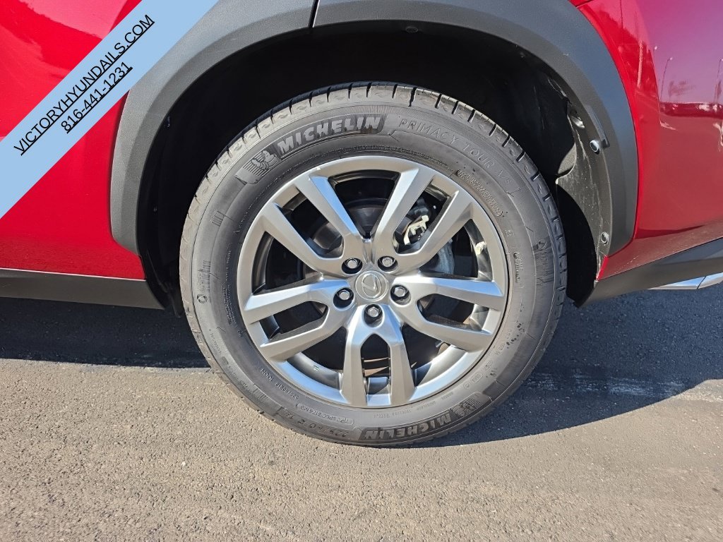 Used 2015 Red Lexus 200t image 11