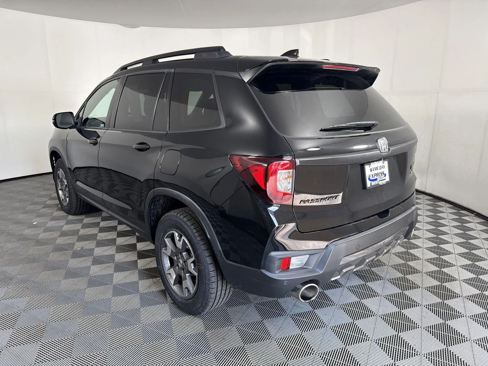 Used 2022 Crystal Black Pearl Honda TrailSport image 5