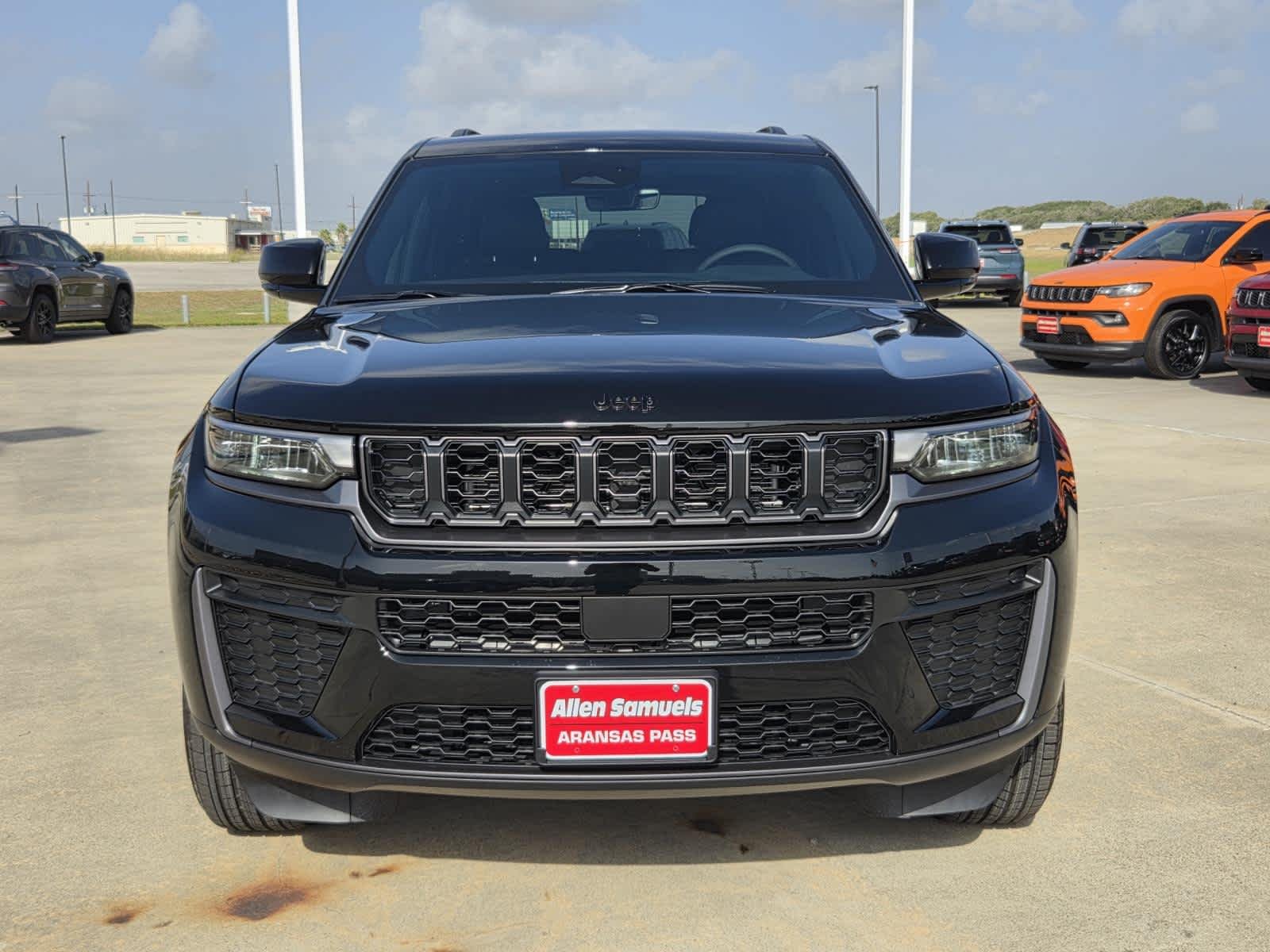 New 2027 High-Gloss Black Paint Jeep Laredo Altitude image 8