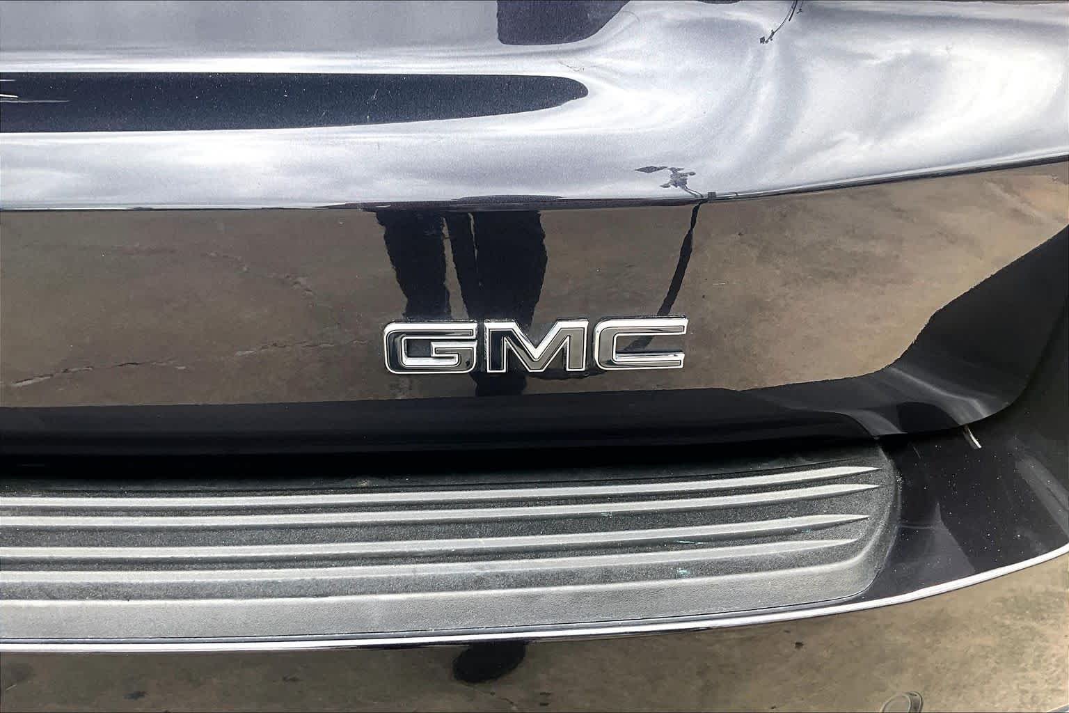 Used 2025 Titanium Rush Metallic GMC Denali Ultimate image 10