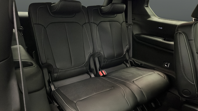 New 2026 Diamond Black Crystal Pearlcoat Jeep Limited Reserve image 26