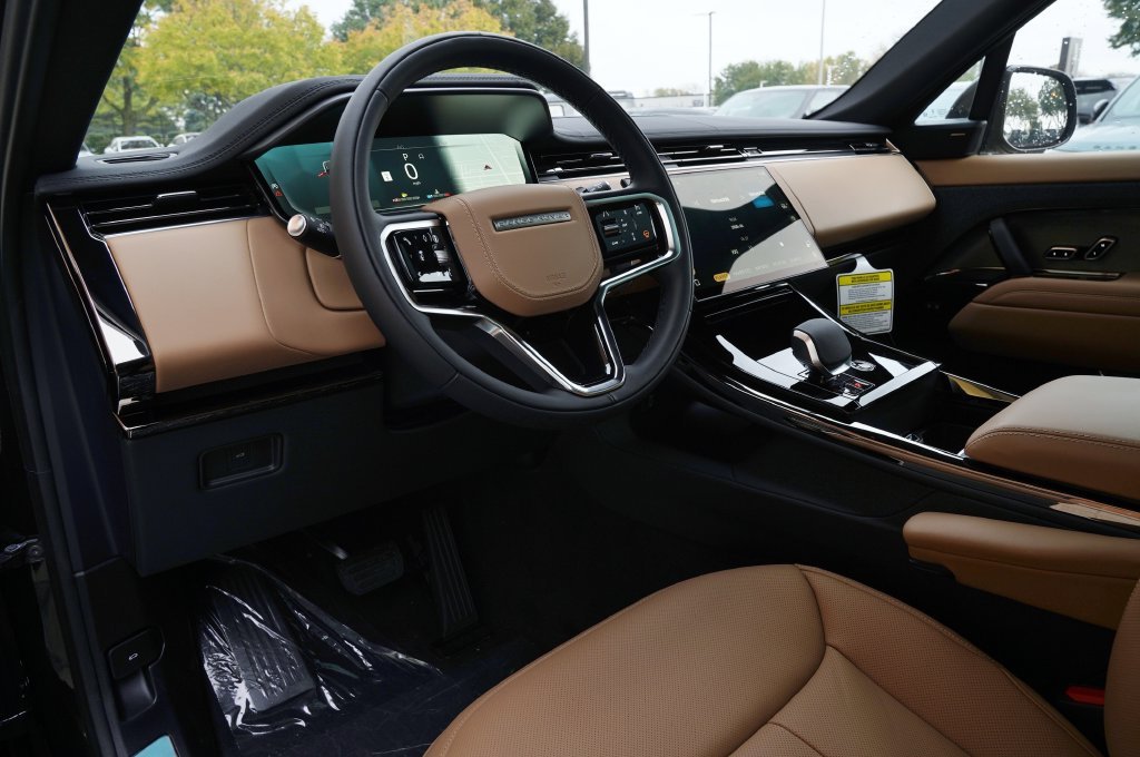 New 2027 Santorini Black Land Rover SE image 14