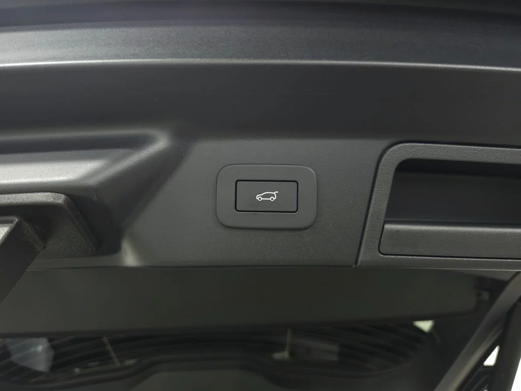 Certified Used 2026 White Land Rover S image 7