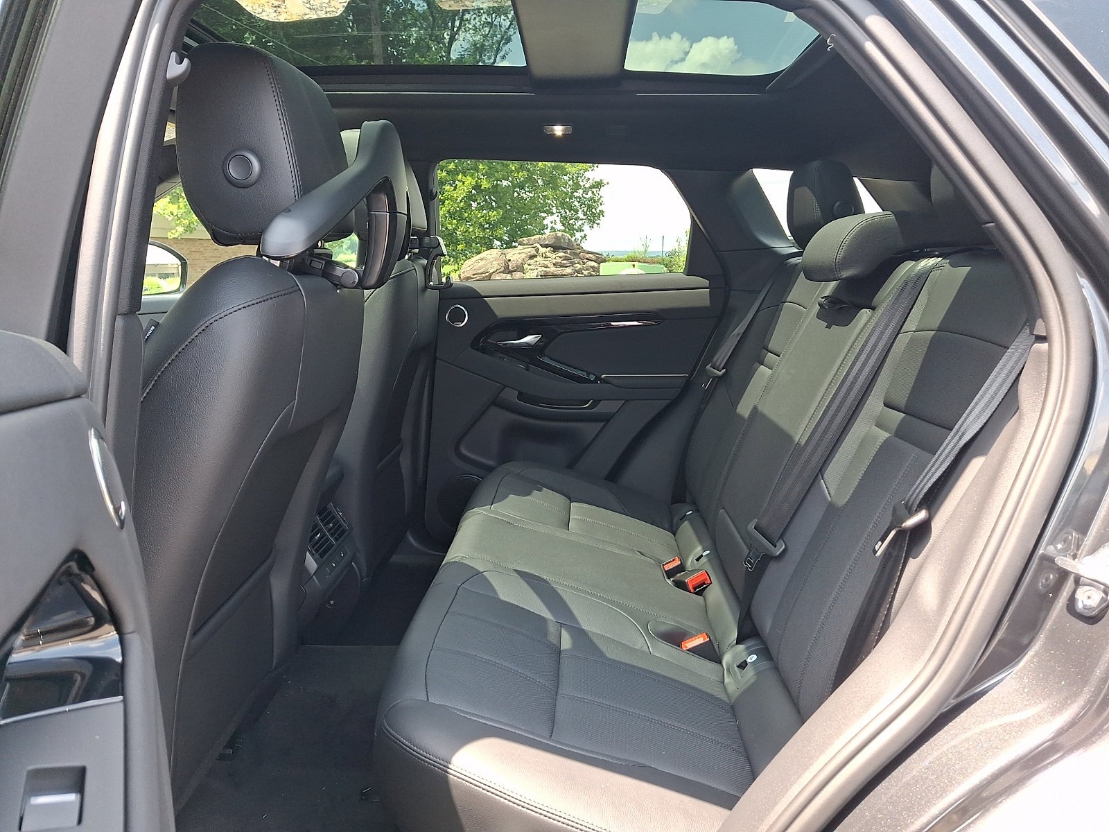 New 2026 Carpathian Grey Land Rover Core S image 7