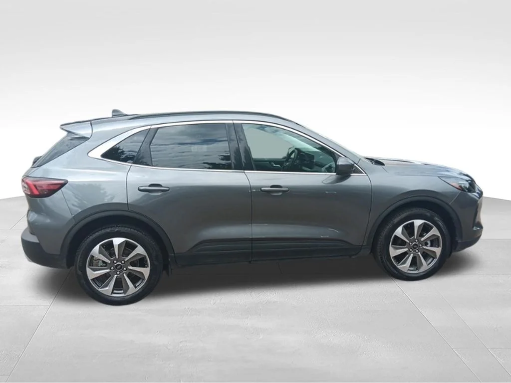 Used 2024 Carbonized Gray Metallic Ford Platinum image 8