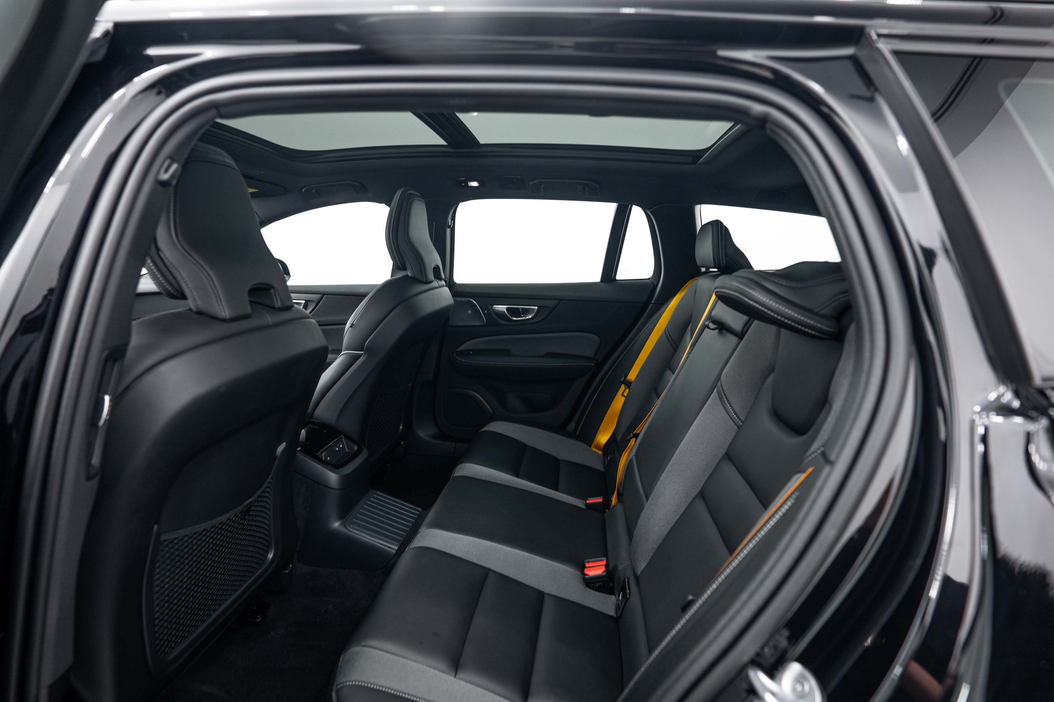 Used 2024 Onyx Black Metallic Volvo Polestar Engineered image 18