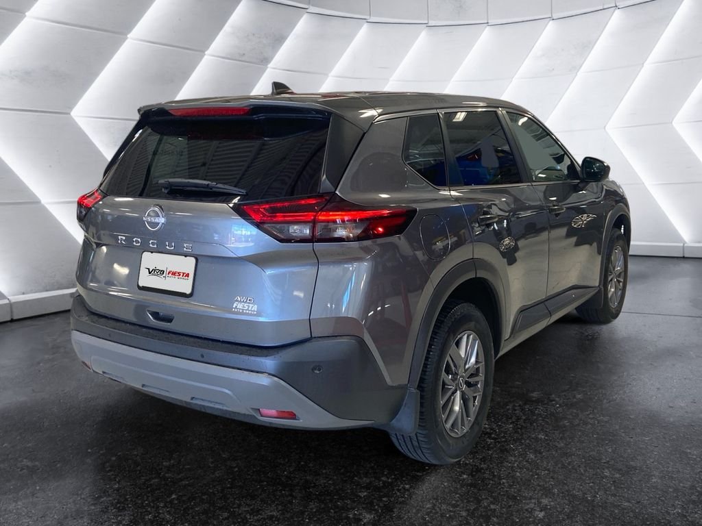 Used 2022 Gray Nissan S image 4