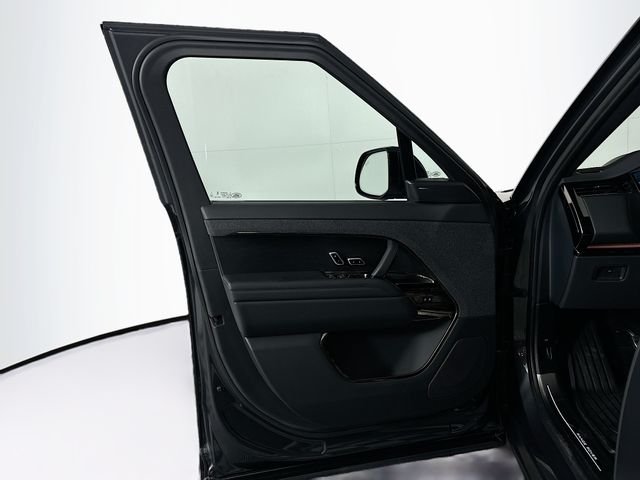 Certified Used 2025 Carpathian Grey Land Rover Dynamic SE image 11
