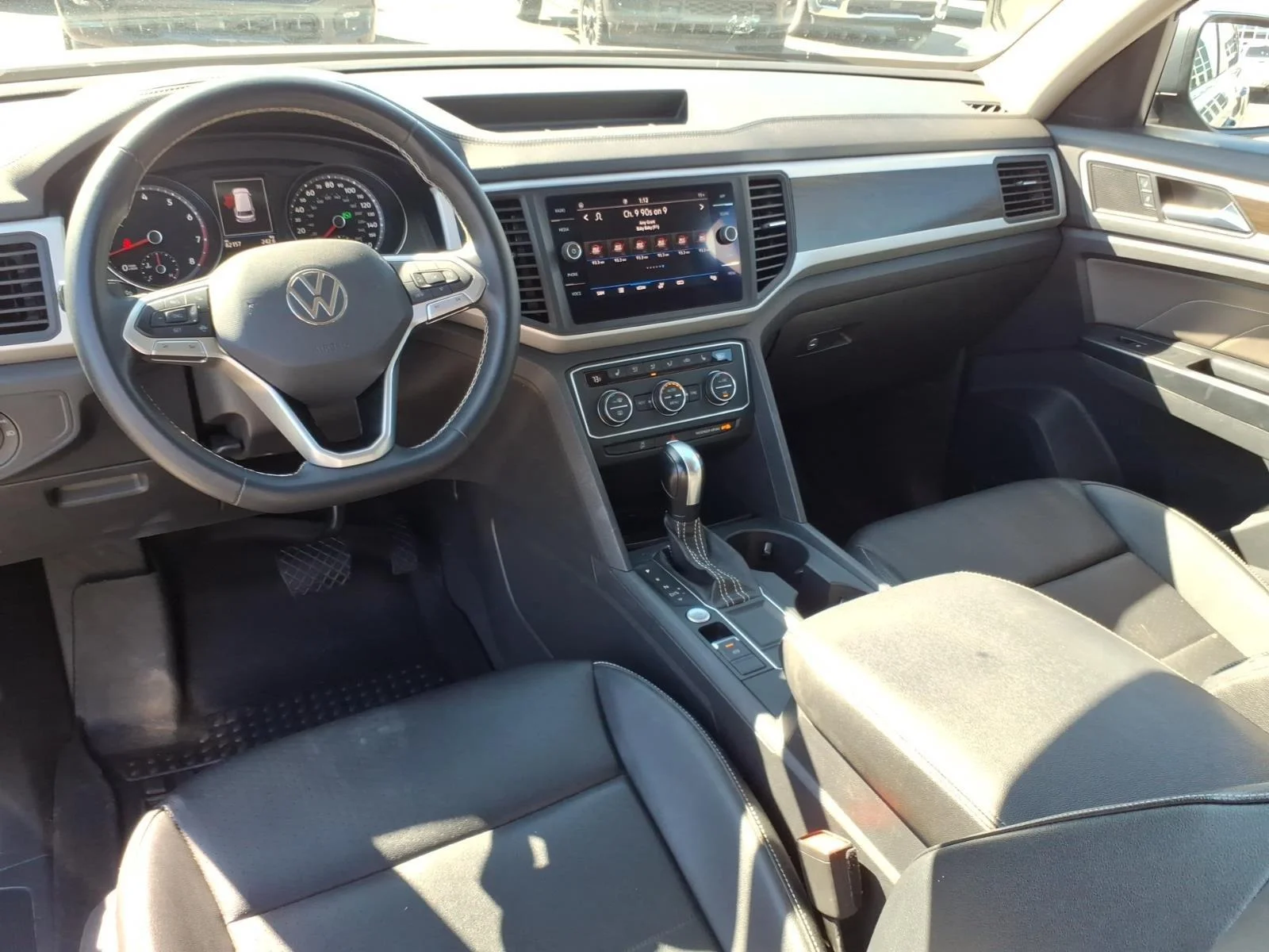 Used 2021 Platinum Gray Metallic Volkswagen 2.0T SE image 20