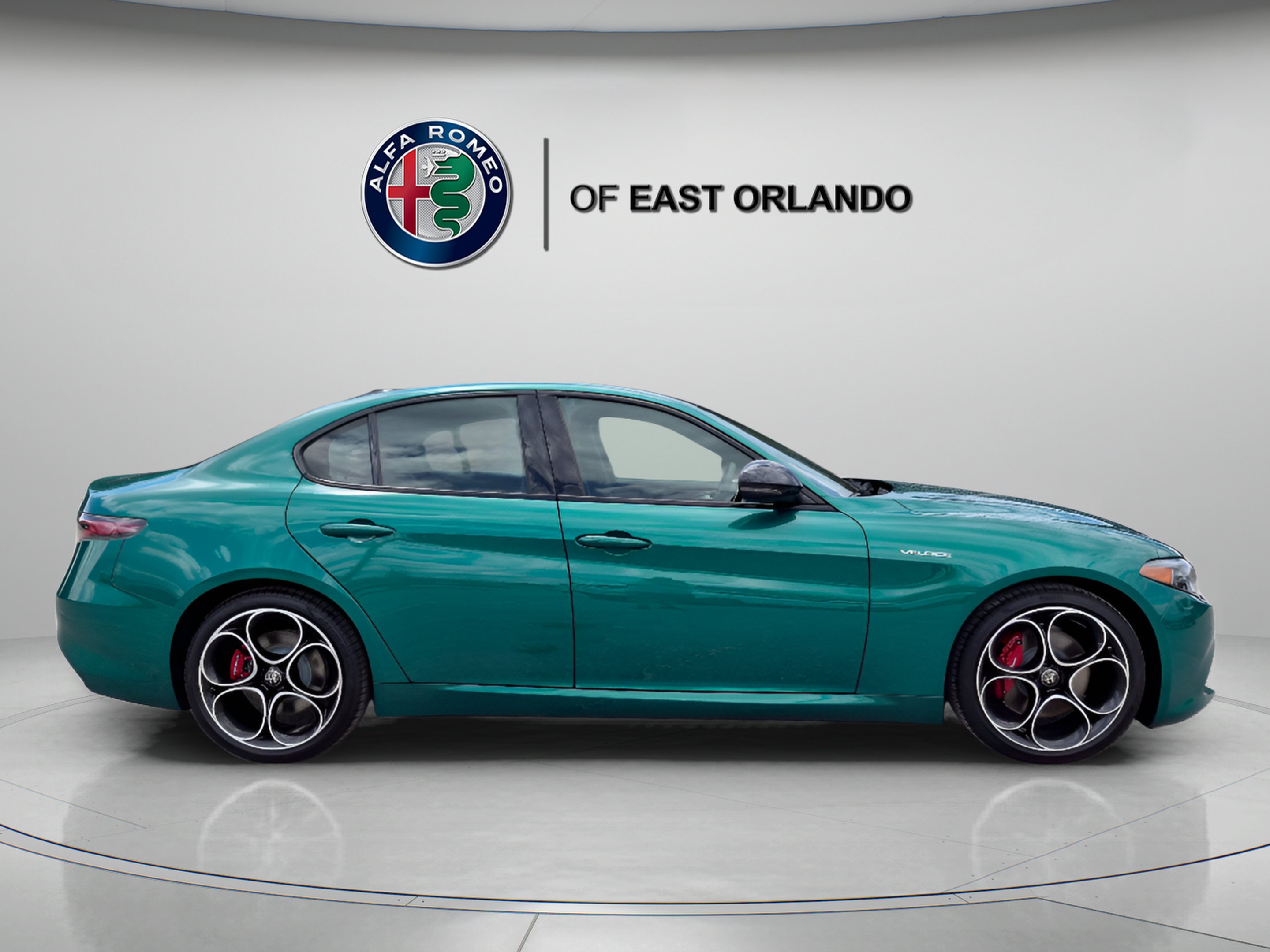 New 2026 Verde Fangio Metallic Alfa Romeo  image 8