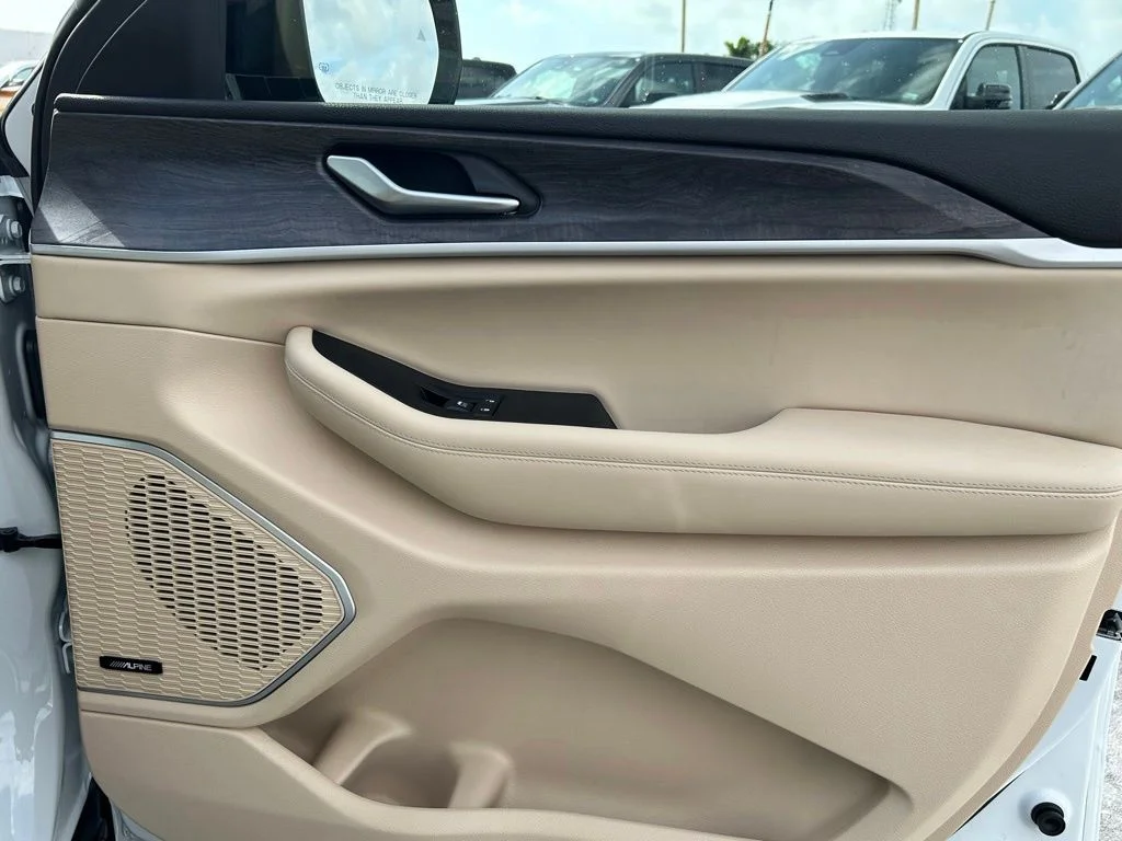 Certified Used 2022 White Jeep Limited image 30