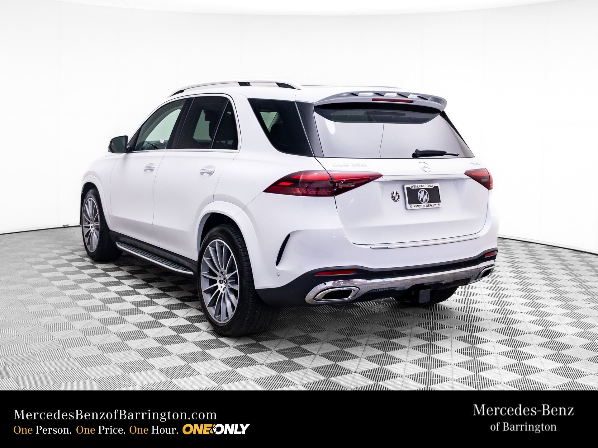 New 2026 MANUFAKTUR Moonlight White Metallic Mercedes-Benz GLE 350 image 46