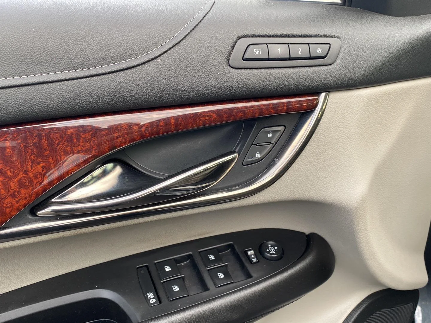 Used 2018 Phantom Gray Metallic Cadillac Luxury AWD image 16