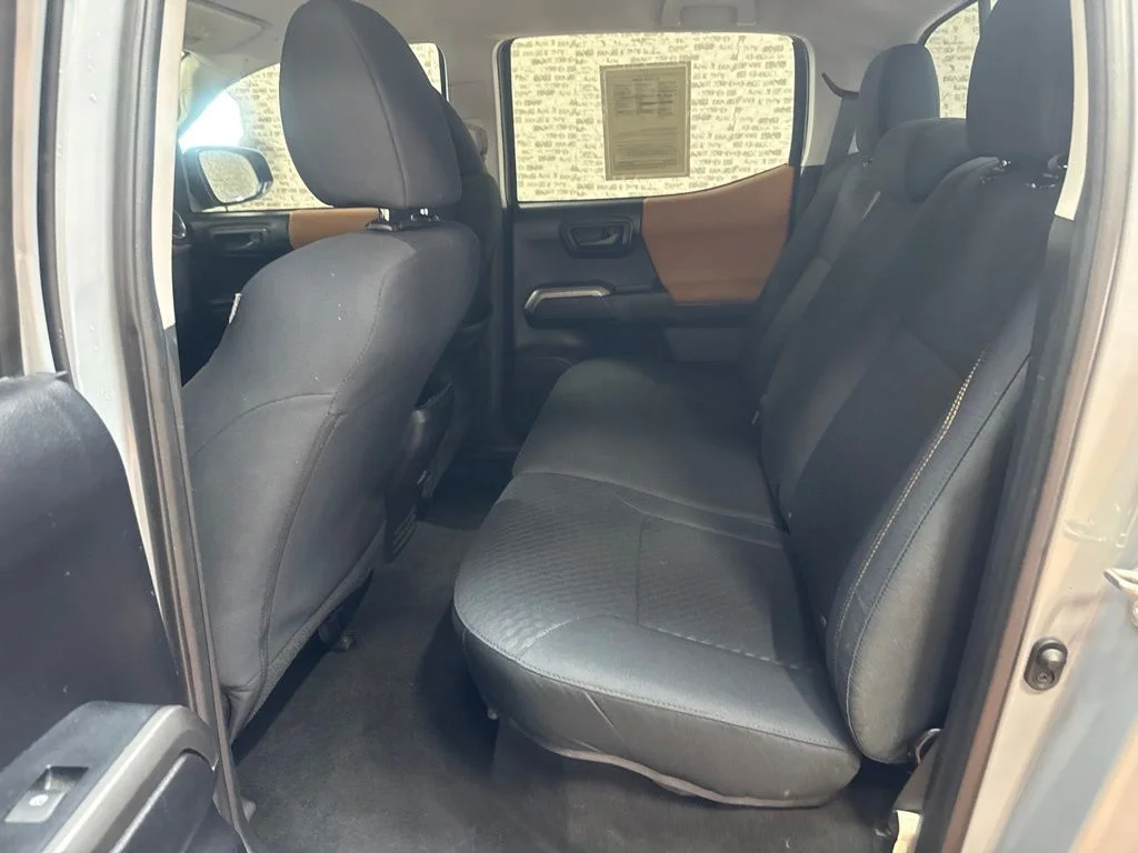 Used 2020 Cement Toyota SR5 image 13