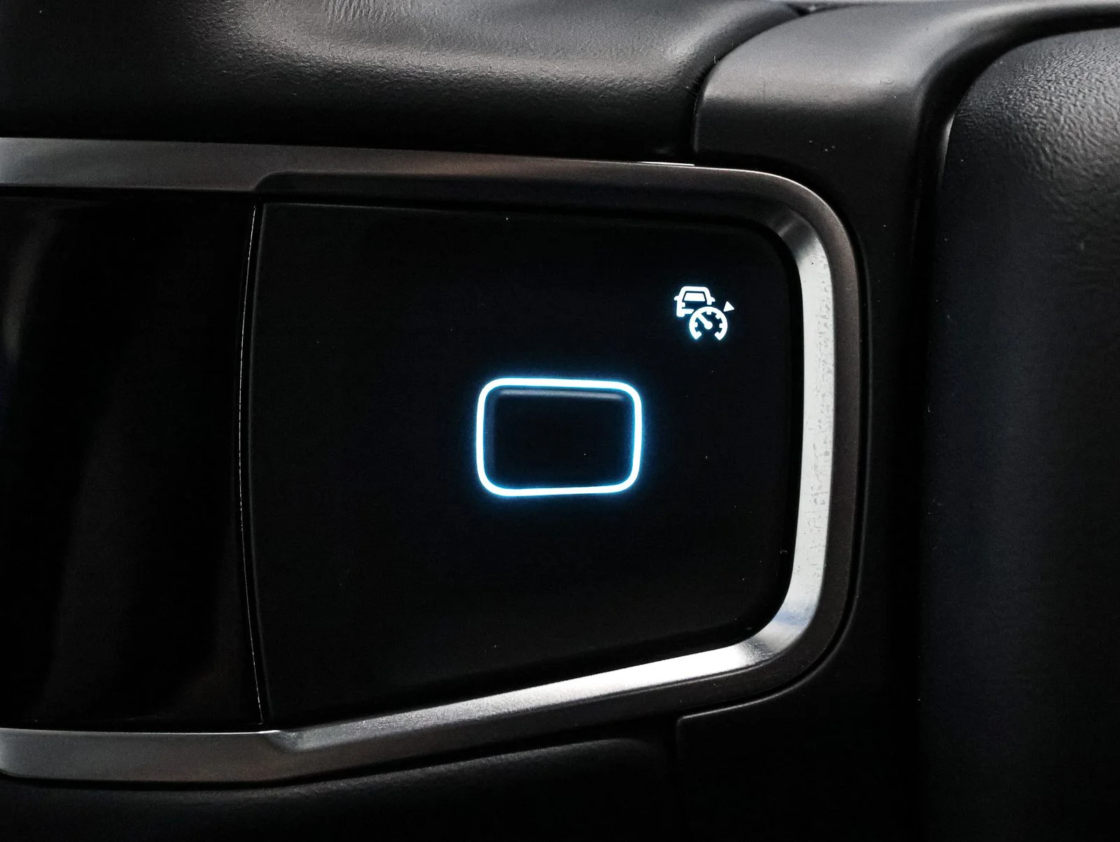 New 2026 Agate Black Metallic Ford MAX Platinum® image 42