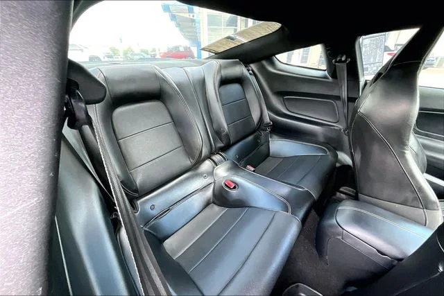 Used 2019 Silver Ford GT Premium image 20