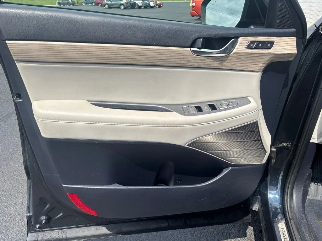 Used 2021 White Hyundai Limited image 6