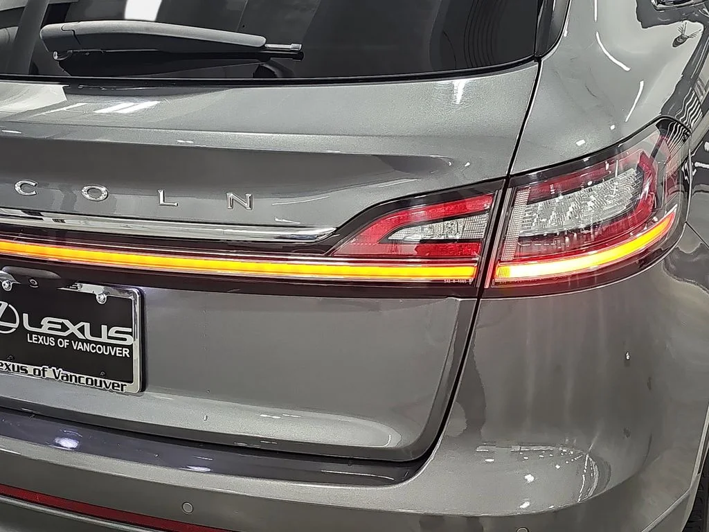 Used 2021 Gray Lincoln Reserve image 35