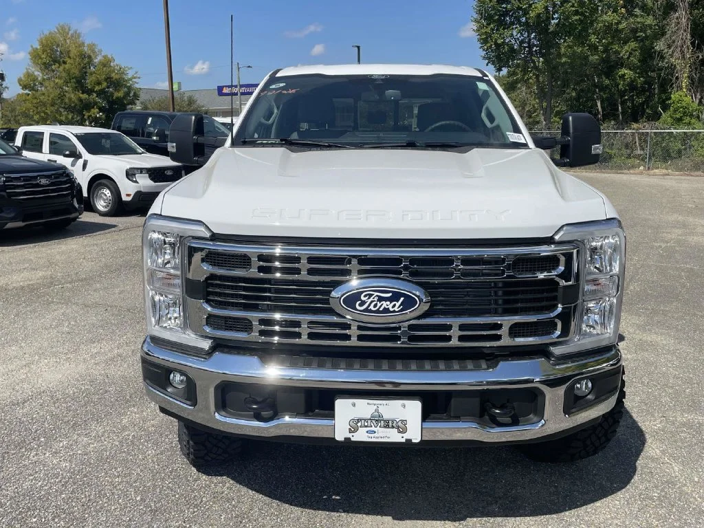 New 2027 White Ford XLT image 8