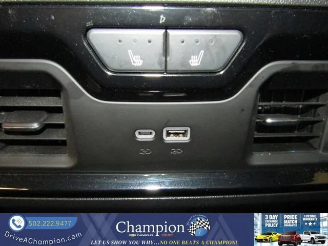 Used 2025 Summit White GMC AT4 image 29