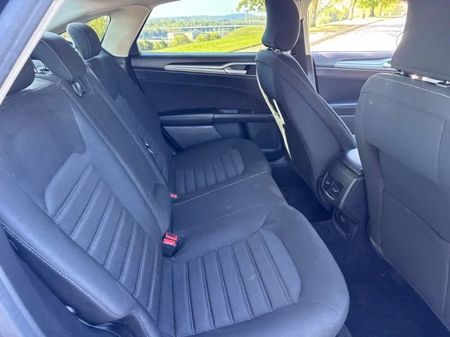 Used 2019 Gray Ford SE image 11