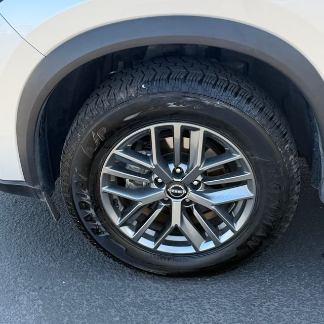 Used 2024 Silver Nissan S image 11