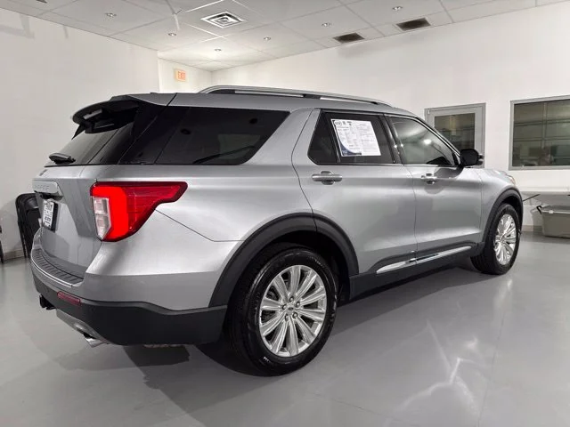 Used 2023 Silver Ford Limited image 13