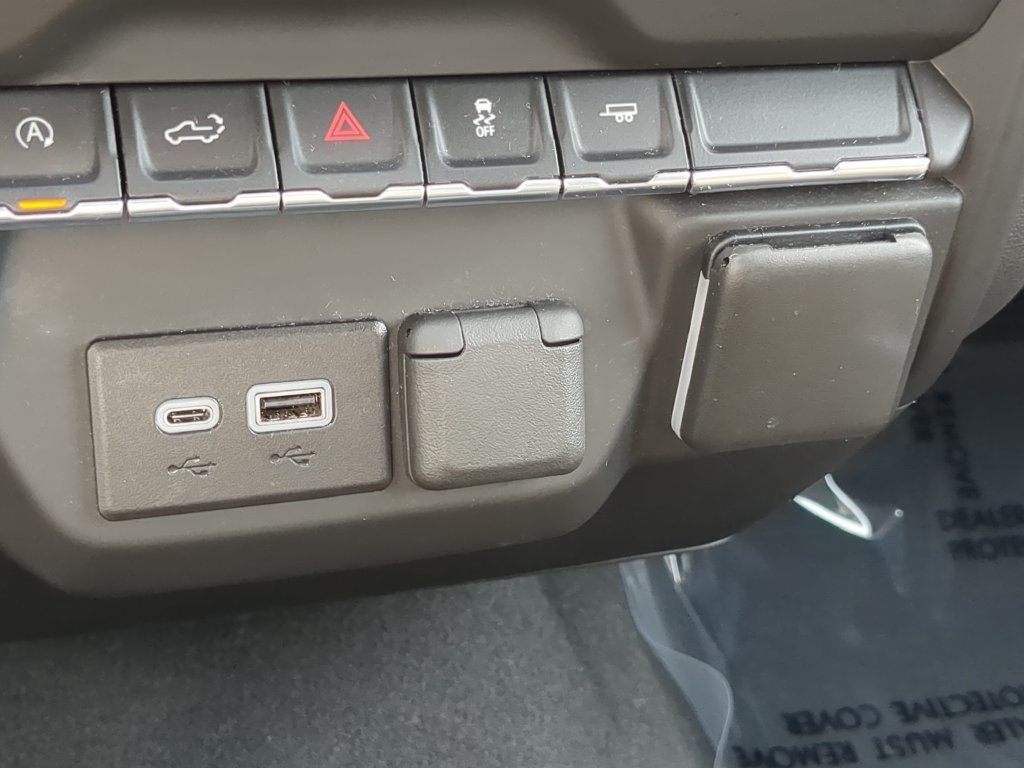 Used 2023 White Chevrolet Custom image 23