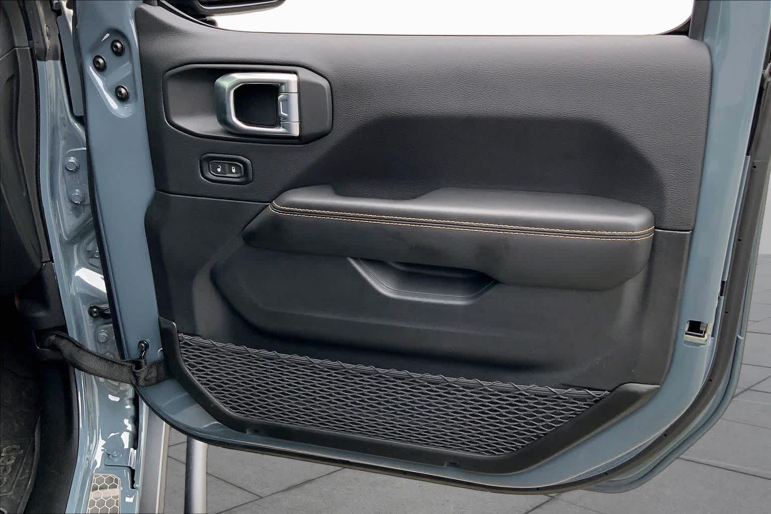 Used 2024 Anvil Clear Coat Jeep Sahara image 22