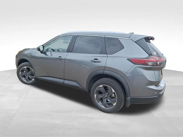 Used 2024 Gray Nissan SV image 6