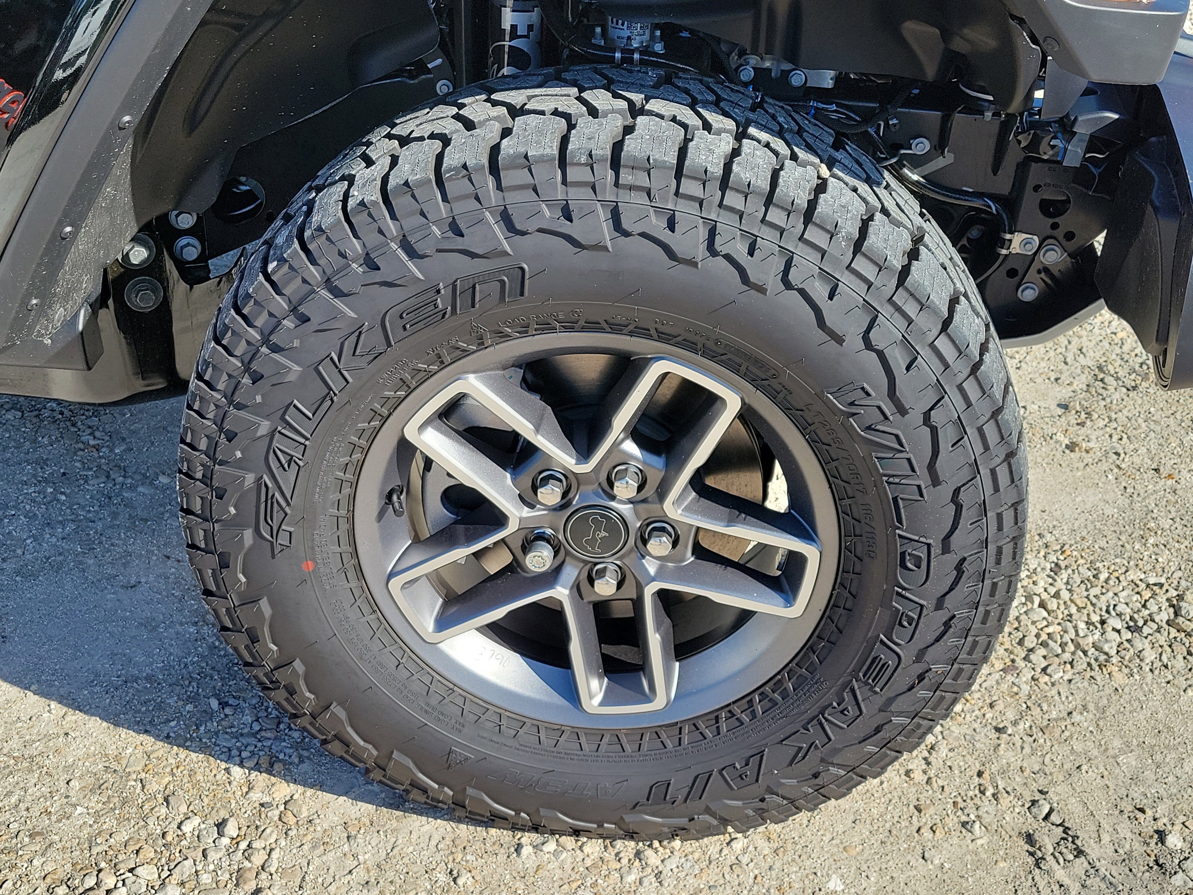 New 2026 Black Clear-Coat Exterior Paint Jeep Mojave image 8