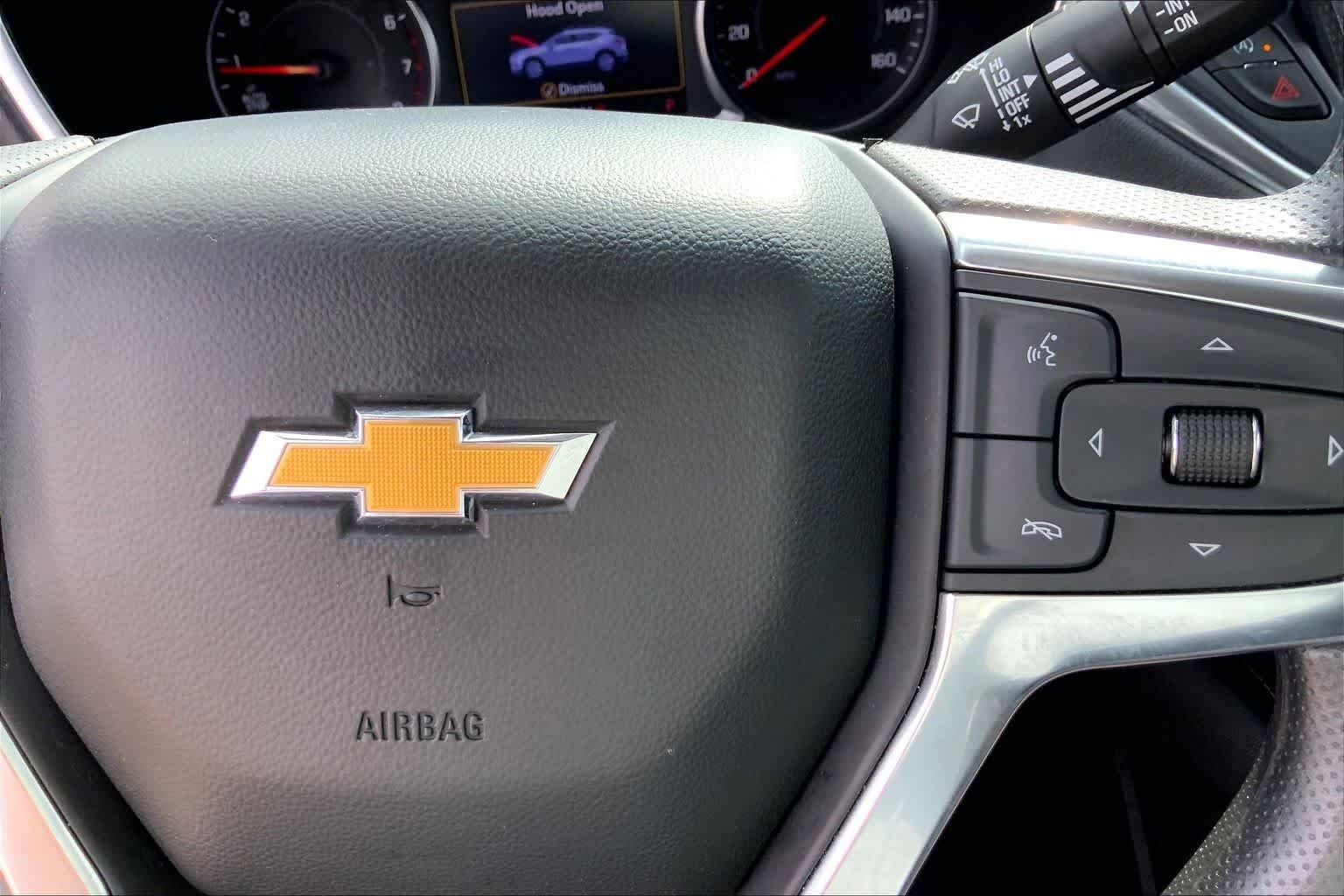Used 2023 Iridescent Pearl Tricoat Chevrolet LT image 25
