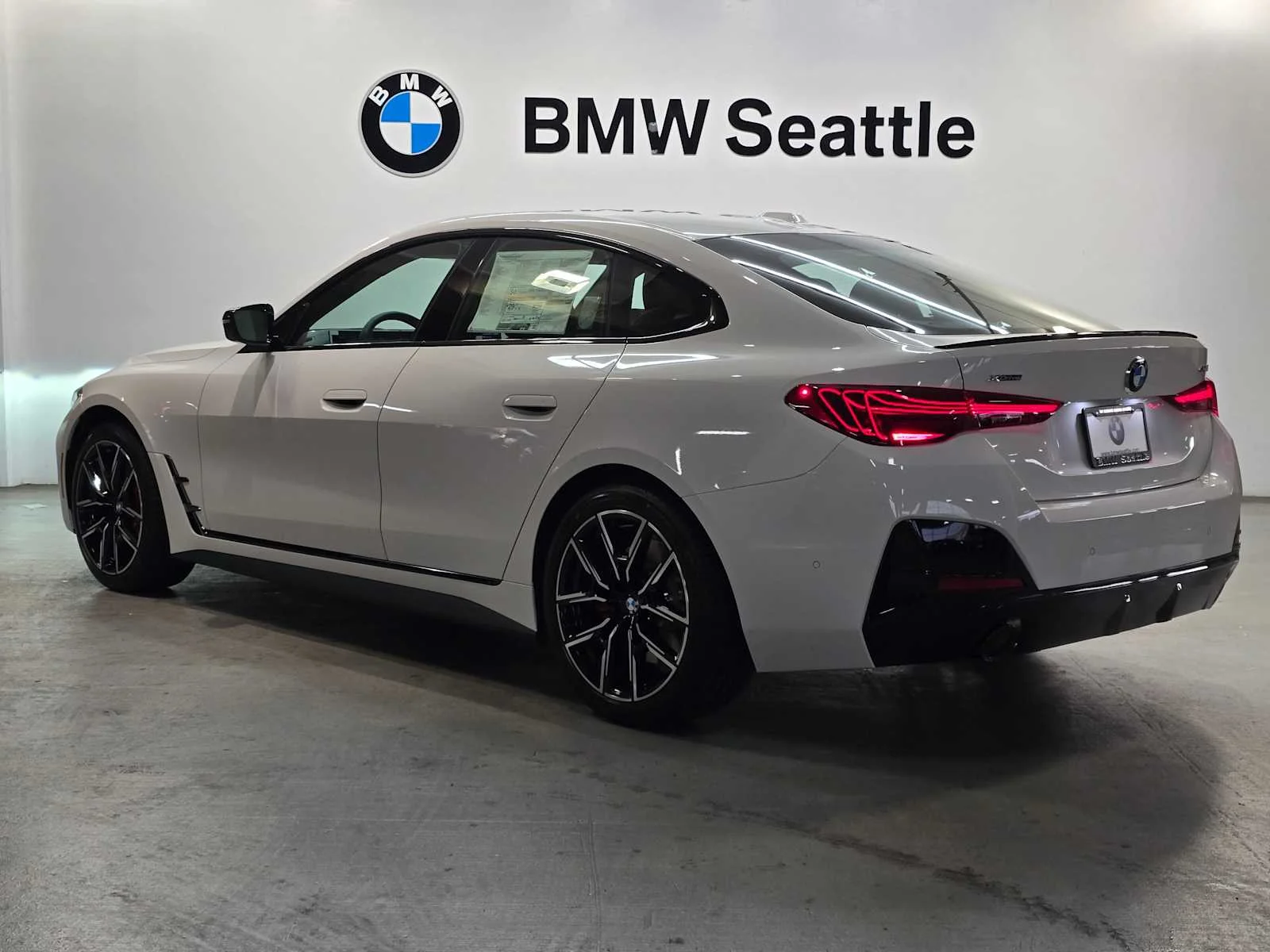 New 2026 Alpine White BMW 430i xDrive image 4