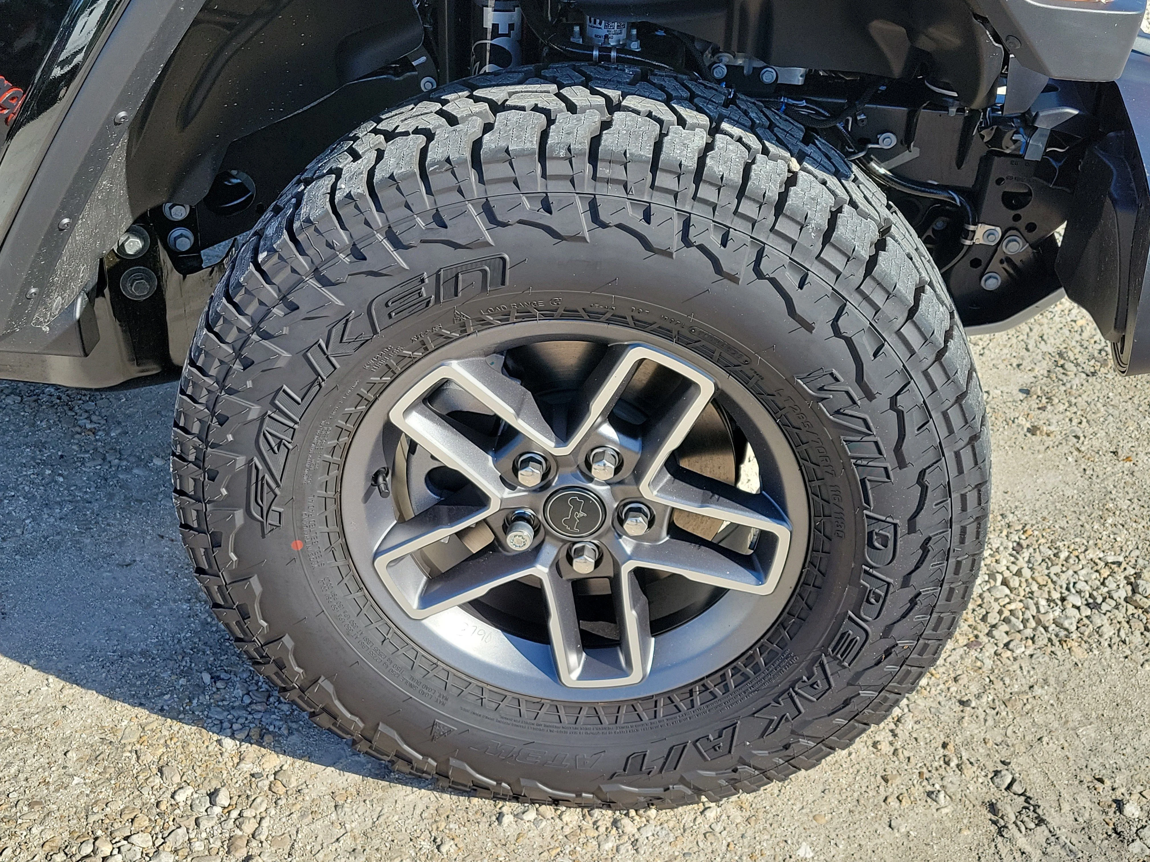 New 2026 Black Clearcoat Jeep Mojave image 8