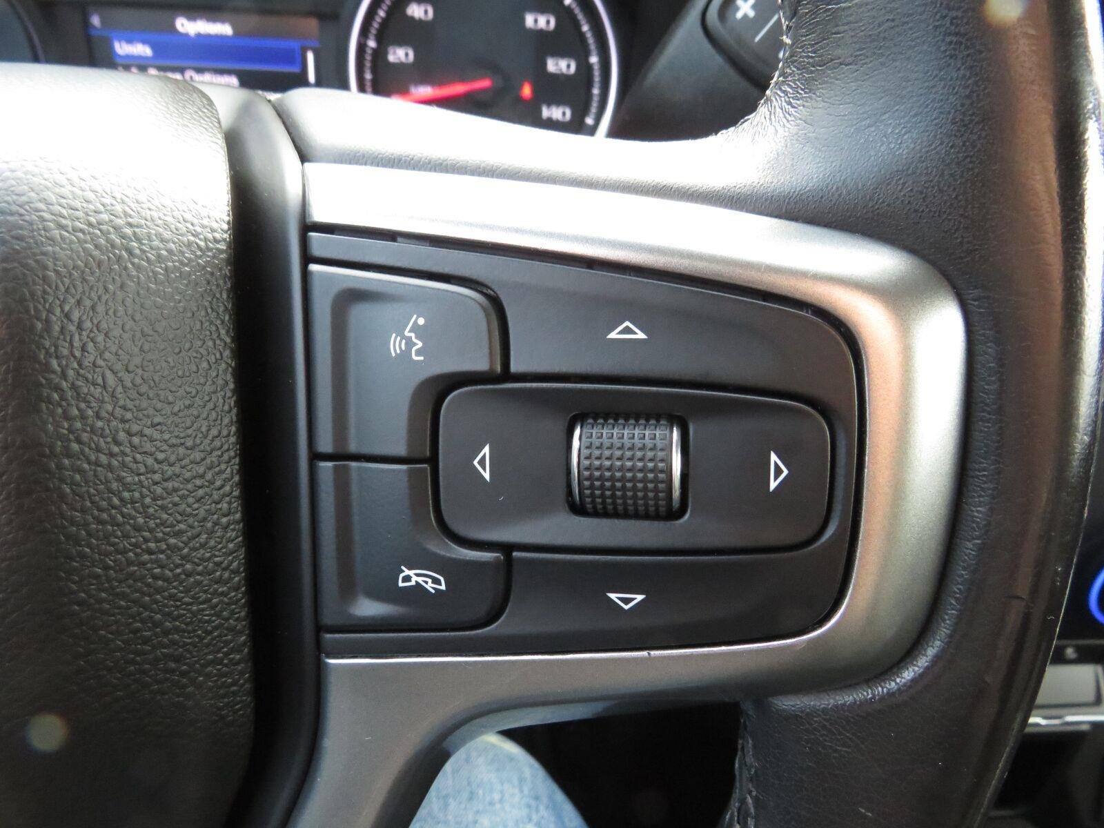 Used 2019  CHEVROLET TRUCK  image 32