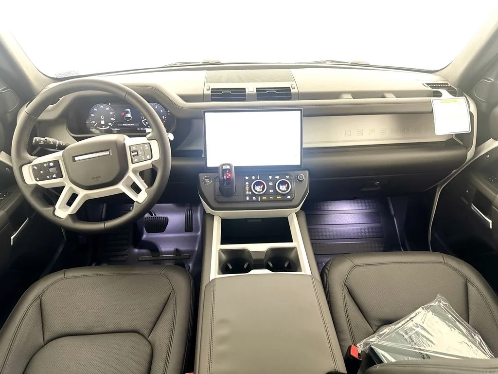 New 2026 Fuji White Land Rover X-Dynamic SE image 21