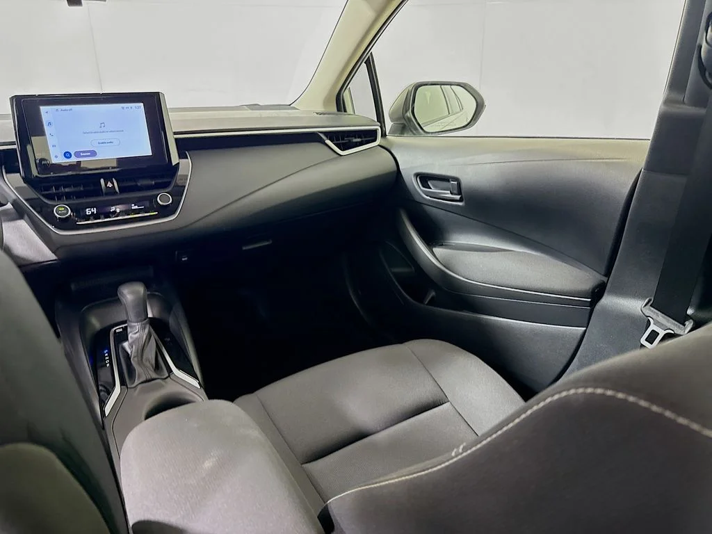 Used 2024 Wind Chill Pearl Toyota Hybrid LE image 20