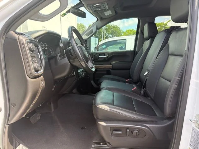 Used 2022 White Chevrolet LT image 16