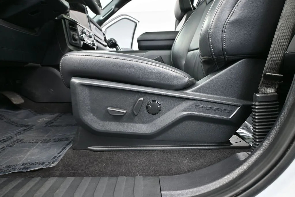 Used 2025 White Ford Lariat image 22