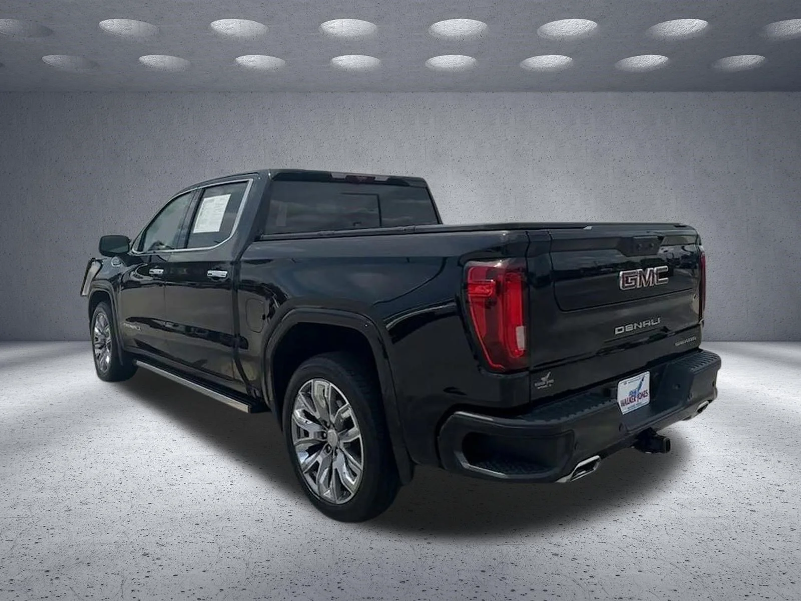 Used 2024 Onyx Black GMC Denali image 5