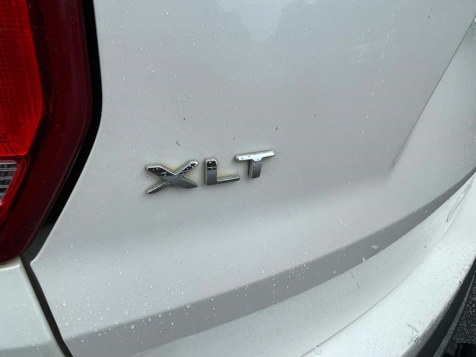 Used 2017 White Platinum Metallic Tri-Coat Ford XLT image 23