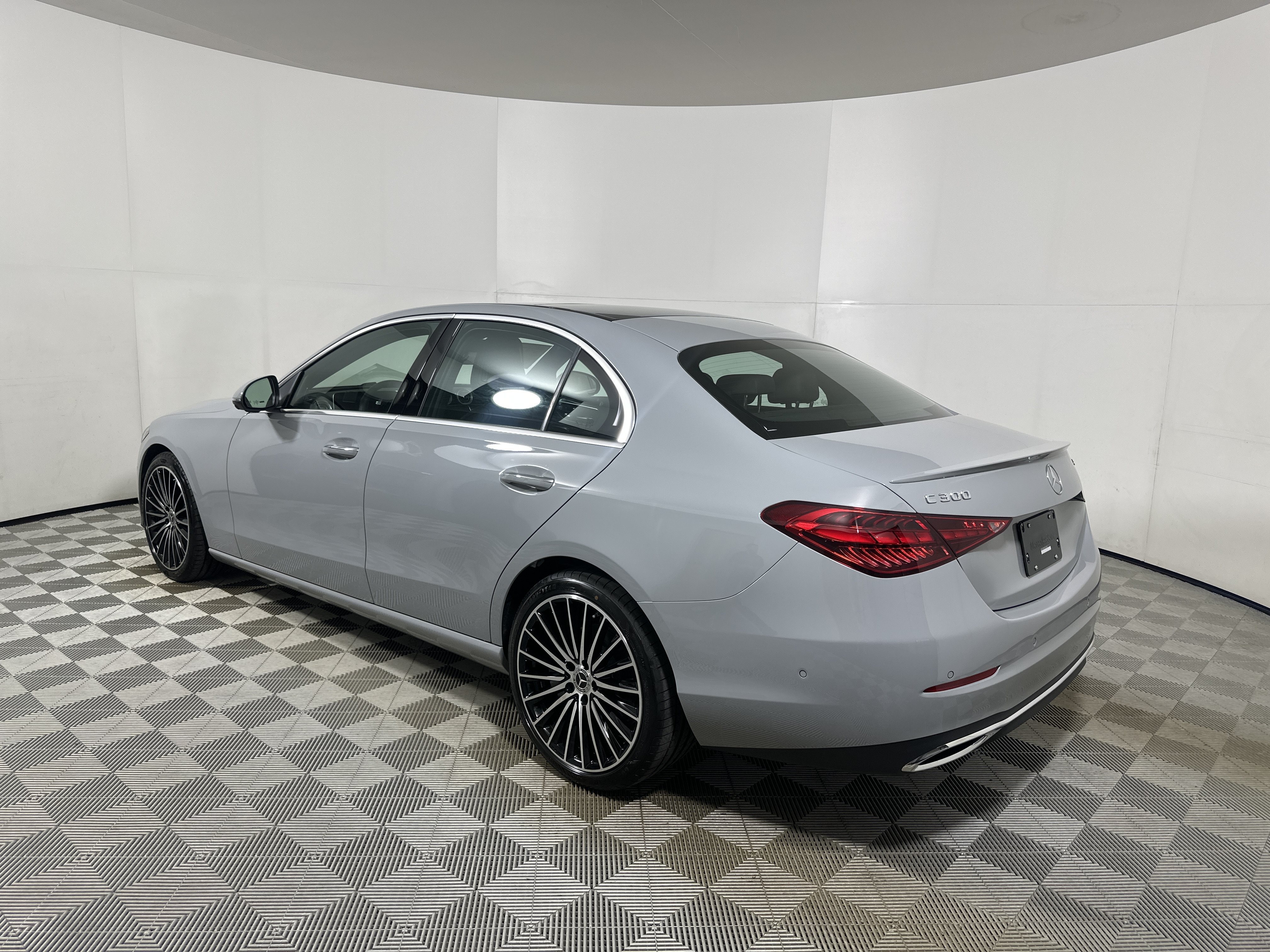 New 2026 MANUFAKTUR Alpine Grey Mercedes-Benz C 300 image 5