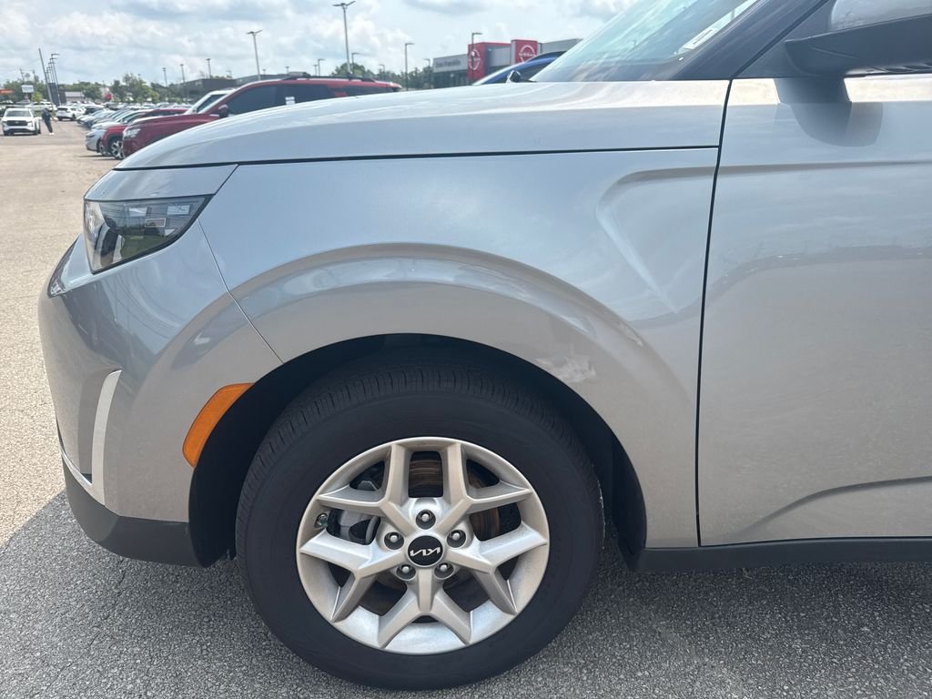 2025 Kia Soul LX - Photo 10