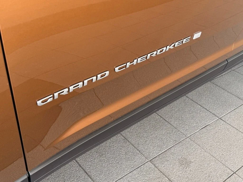 New 2026 Copper Shino Metallic Clear-Coat Exterior Paint Jeep Limited image 31