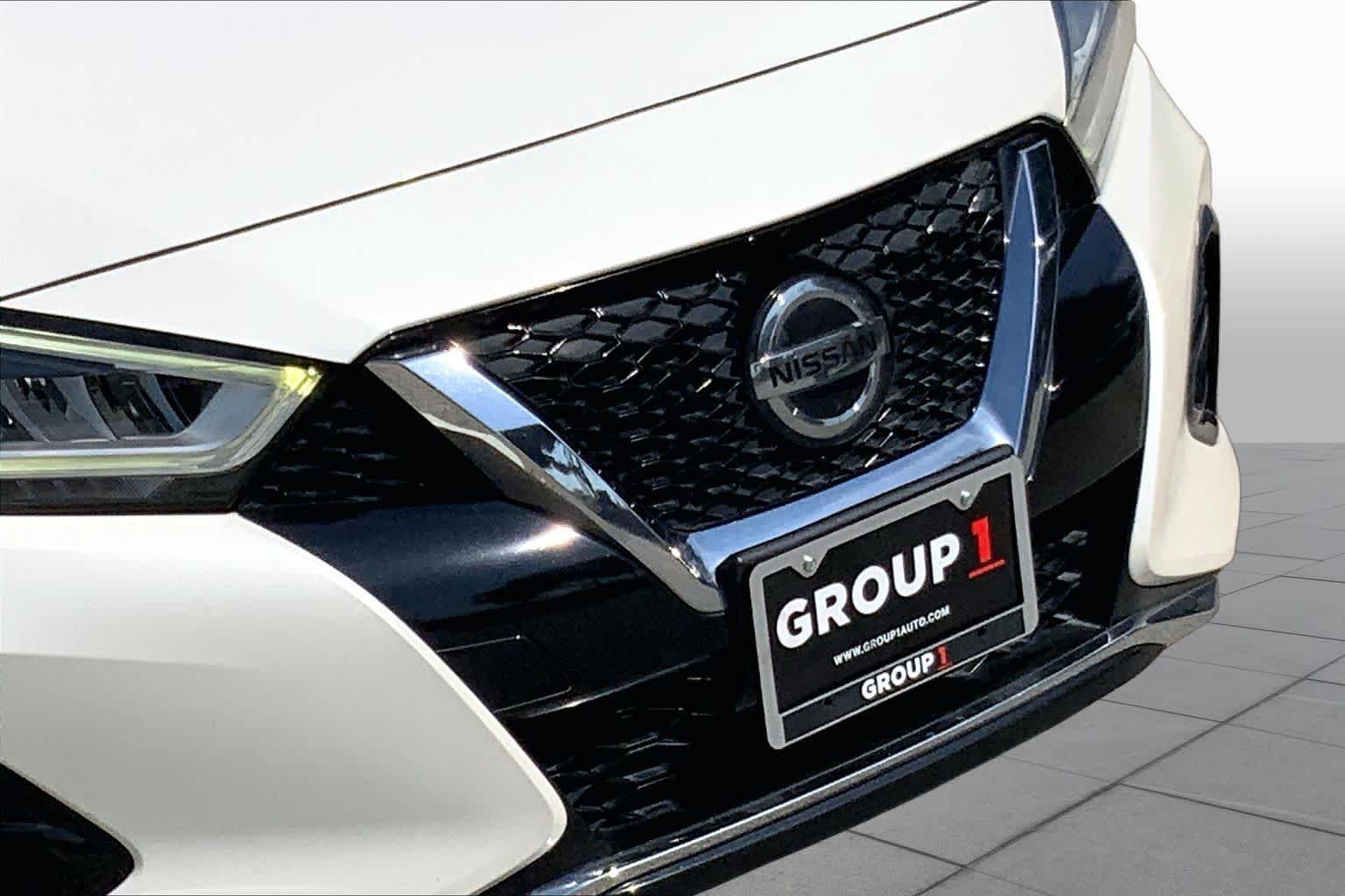 Certified Used 2019 Pearl White Tricoat Nissan Platinum image 27