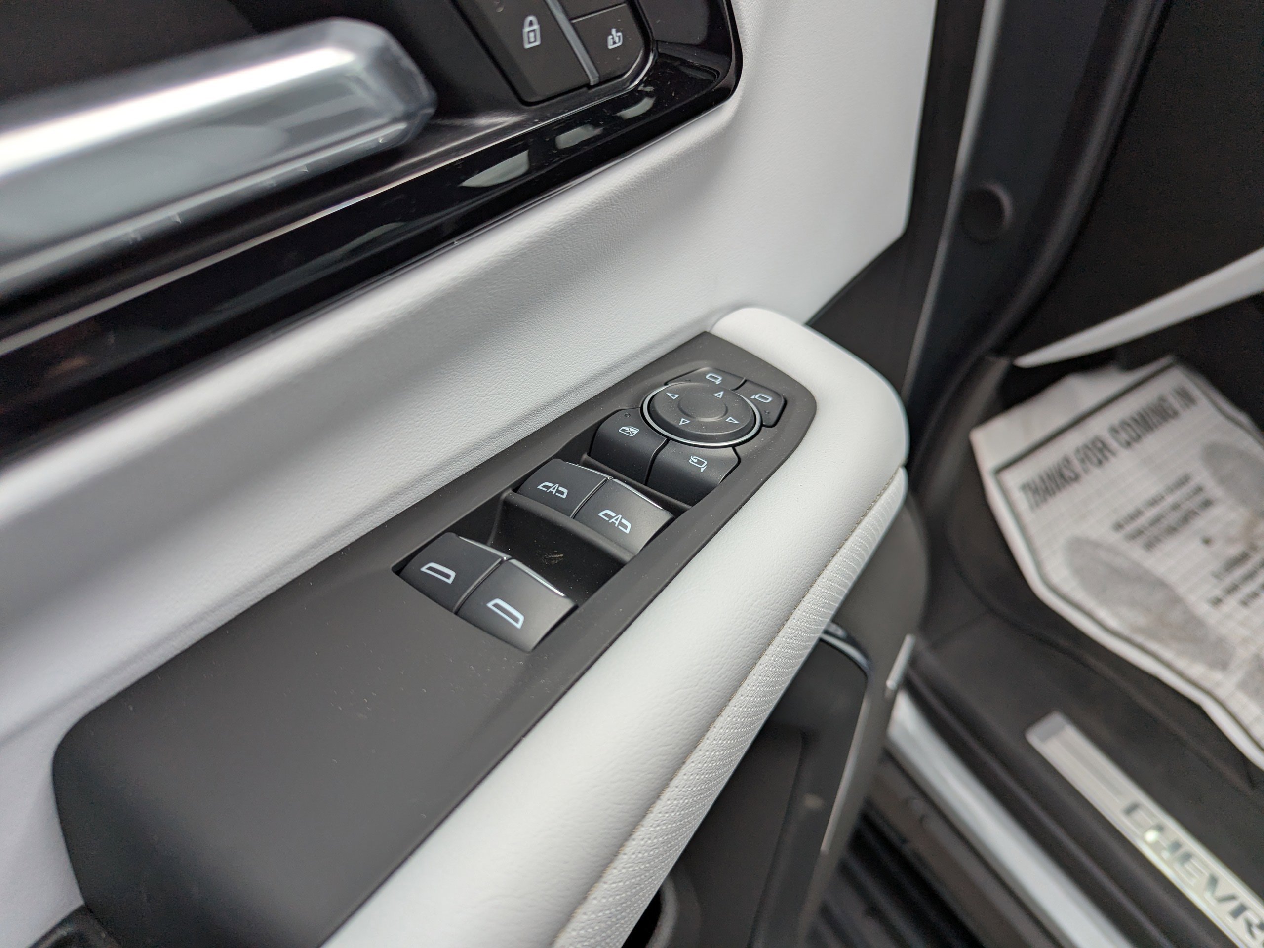 2025 Chevrolet Suburban Premier - Photo 9