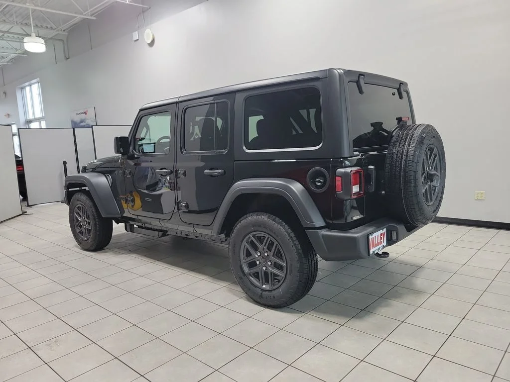 New 2026 Black Clear-Coat Exterior Paint Jeep Sport S image 4