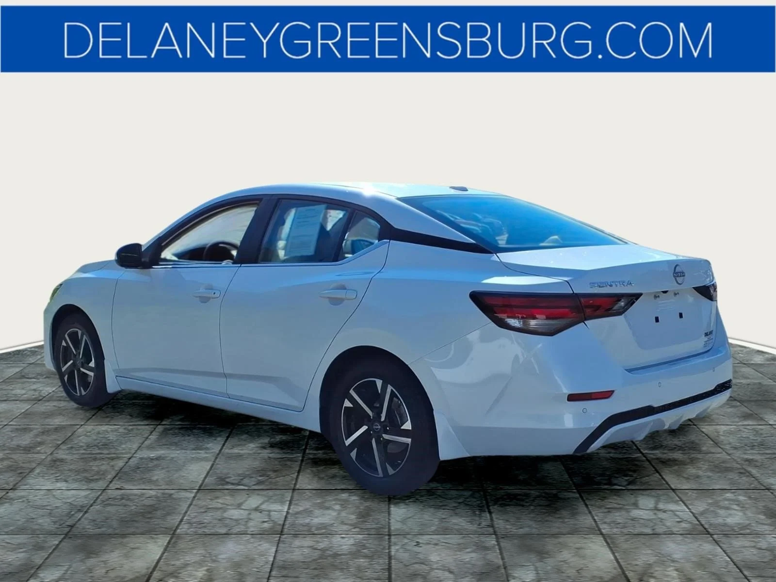 Used 2025 Aspen White Tricoat Qac Nissan SV image 5