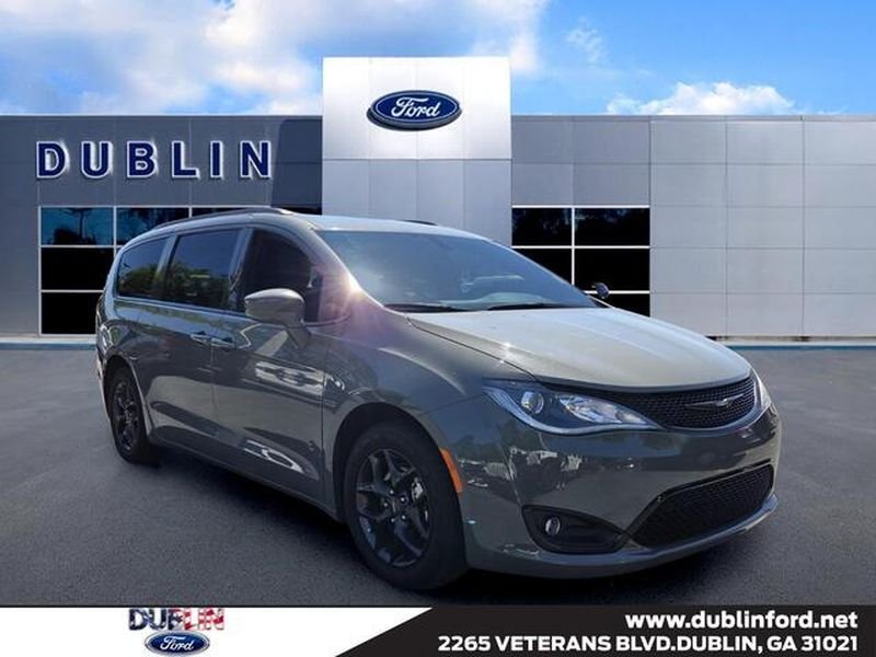 2020 Chrysler Pacifica Touring L Plus's photo